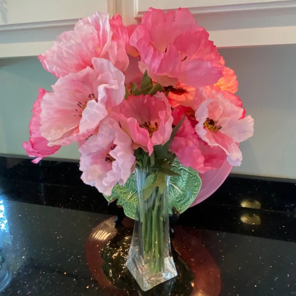 Vase with flowers in excellent condition